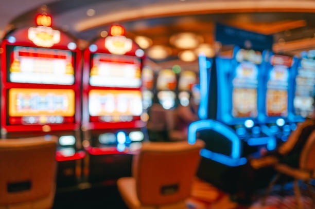 mpo008 platform showing live casino tables and sportsbook on mobile